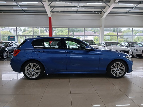 BMW 118i 4 of 26
