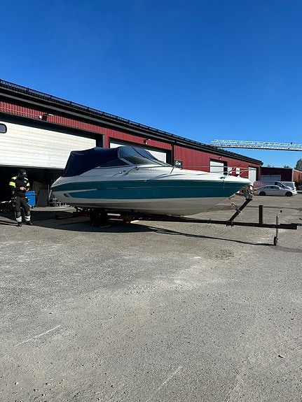 Searay signature 200 (V8) 3 of 9