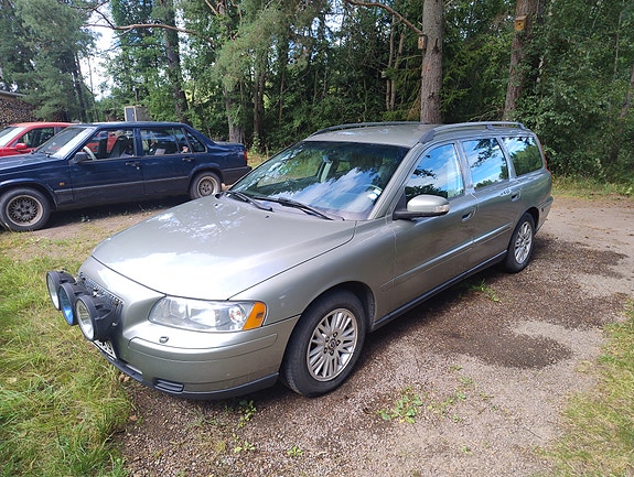 Volvo V70 3 of 3