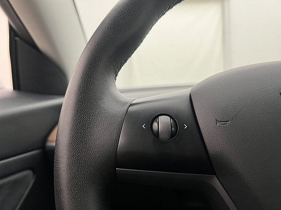 Tesla Model 3 16 of 30