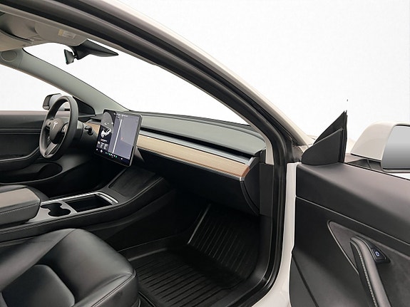 Tesla Model 3 28 of 30