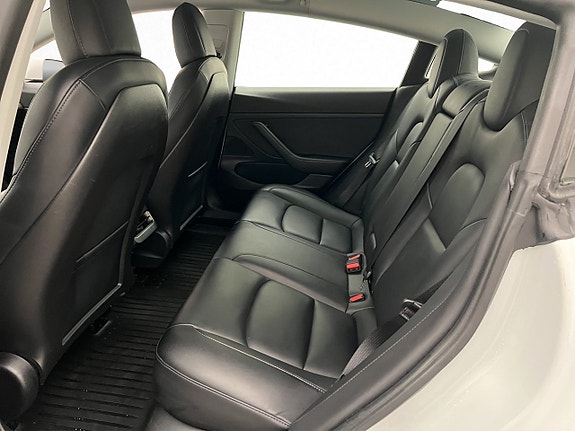Tesla Model 3 29 of 30