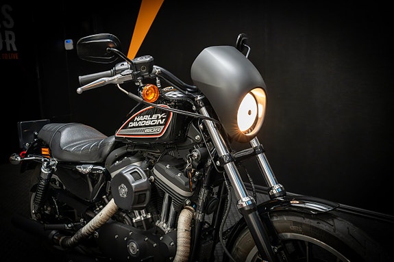 Harley-Davidson XL883R 5 of 15