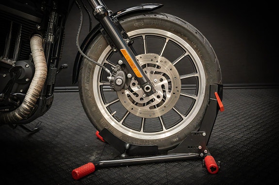 Harley-Davidson XL883R 6 of 15