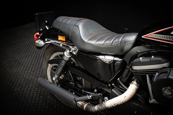 Harley-Davidson XL883R 8 of 15