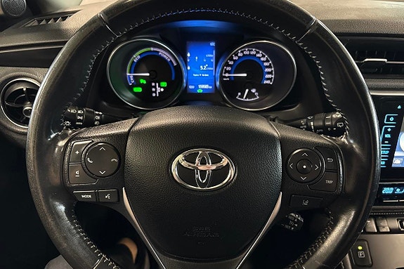Toyota Auris 12 of 12