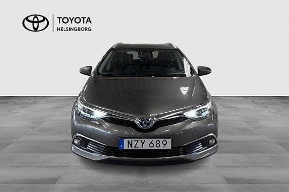 Toyota Auris 2 of 12