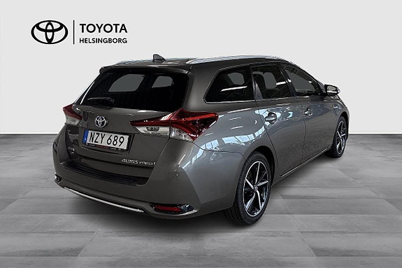 Toyota Auris 4 of 12