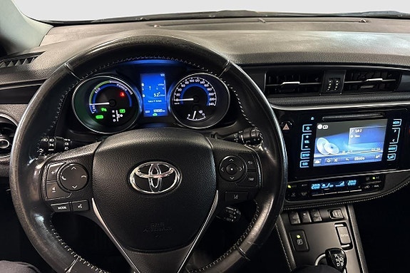 Toyota Auris 10 of 12
