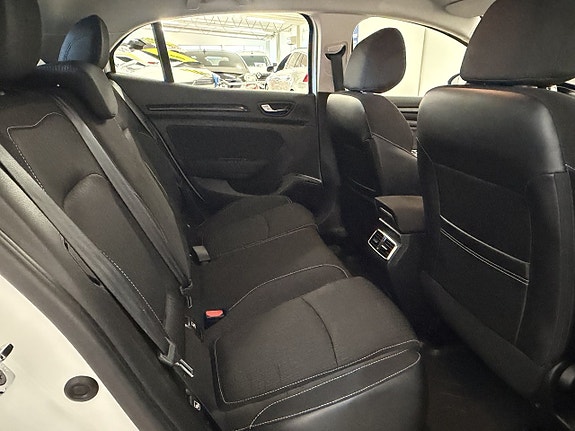 Renault Megane 12 of 12