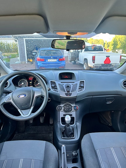 Ford Fiesta 4 of 6