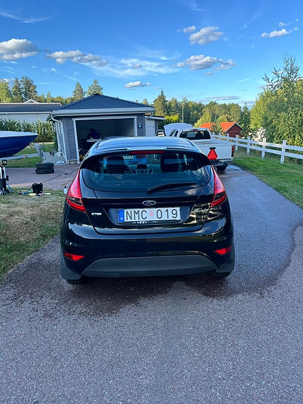 Ford Fiesta 3 of 6