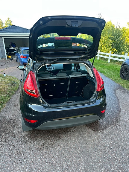 Ford Fiesta 5 of 6