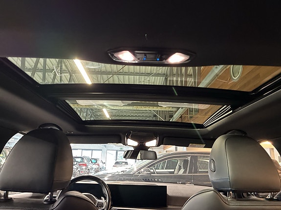 BMW 330e 16 of 30