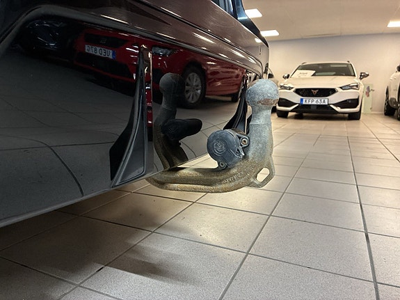 BMW 330e 15 of 30