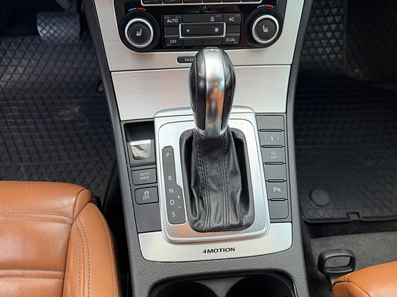 Volkswagen Passat CC 12 of 14
