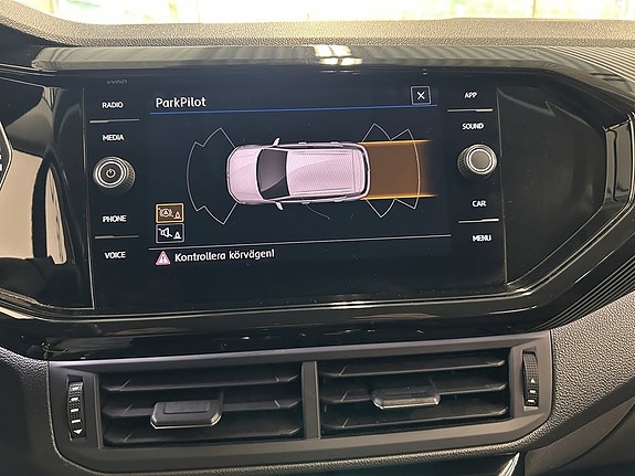 Volkswagen T-Cross 16 of 19