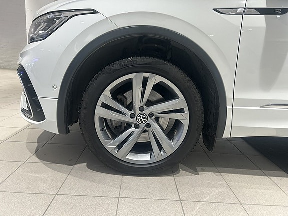 Volkswagen Tiguan Allspace 4 of 23