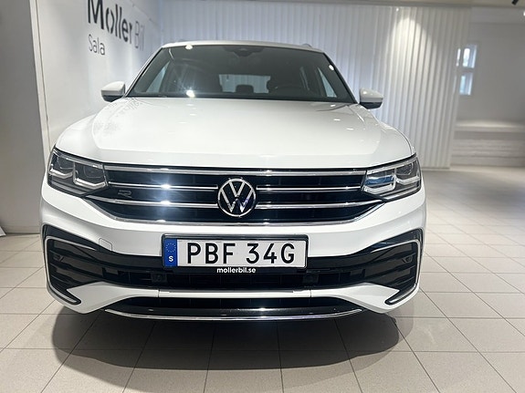Volkswagen Tiguan Allspace 2 of 23