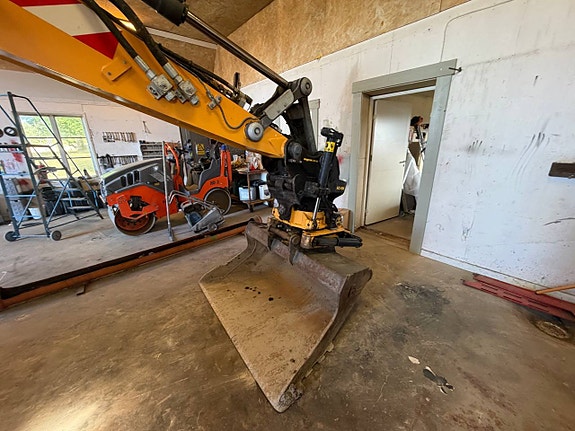 Liebherr 914 Compact 9 of 10