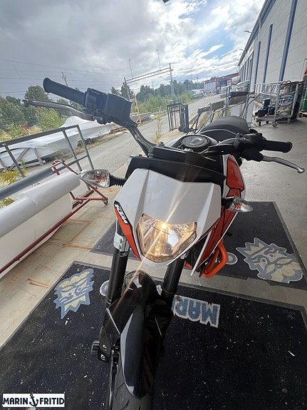 KTM 690 DUKE 7 of 7