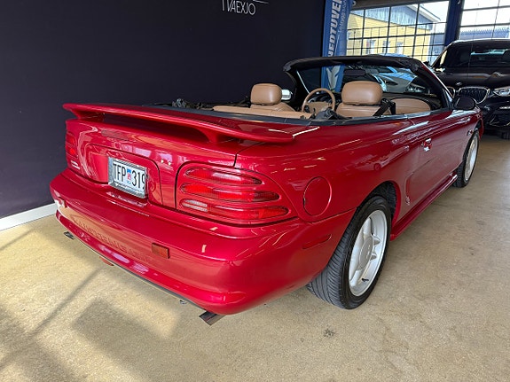 Ford Mustang 3 of 17