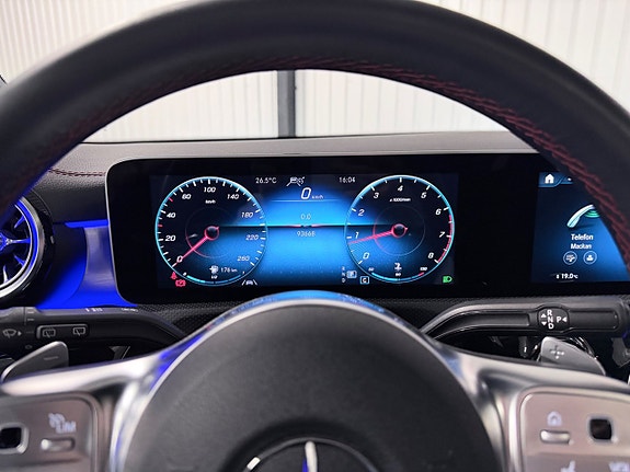 Mercedes-Benz CLA200 15 of 30