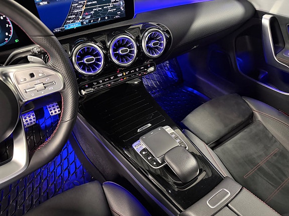 Mercedes-Benz CLA200 17 of 30