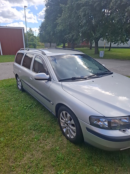 Volvo V70 4 of 9
