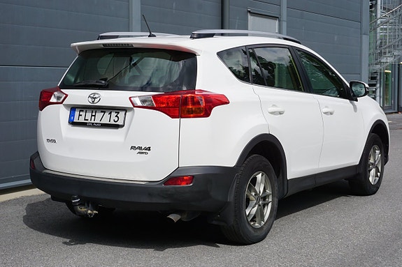 Toyota RAV4 5 of 26