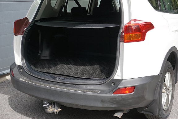 Toyota RAV4 12 of 26