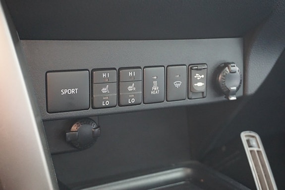 Toyota RAV4 23 of 26