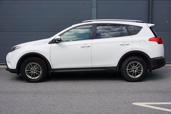 Toyota RAV4 8 of 26