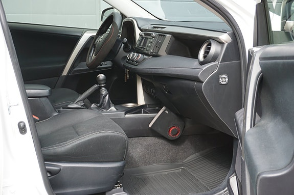 Toyota RAV4 18 of 26
