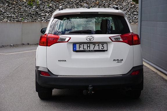 Toyota RAV4 6 of 26