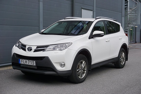 Toyota RAV4 9 of 26