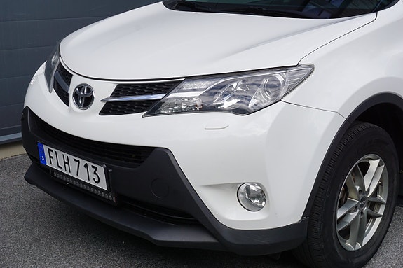 Toyota RAV4 10 of 26
