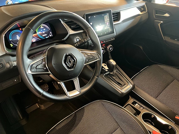 Renault Captur 10 of 25