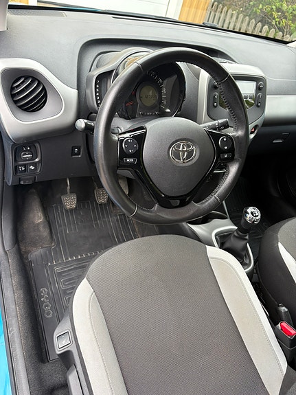 Toyota Aygo 5 of 7