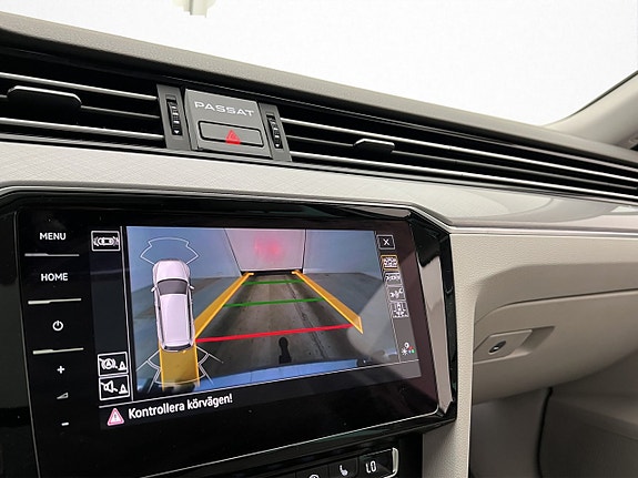 Volkswagen Passat 21 of 30