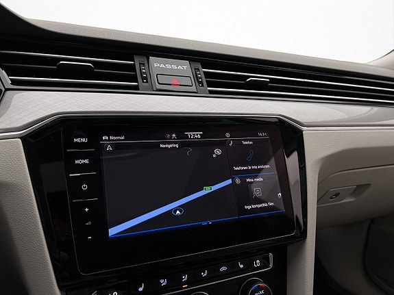 Volkswagen Passat 22 of 30