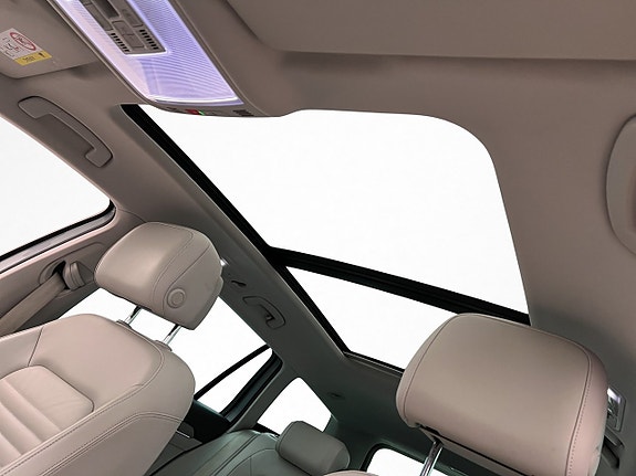Volkswagen Passat 13 of 30