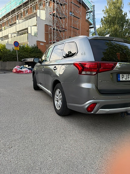 Mitsubishi Outlander 5 of 7
