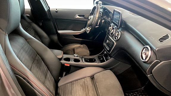 Mercedes-Benz A200 4 of 9