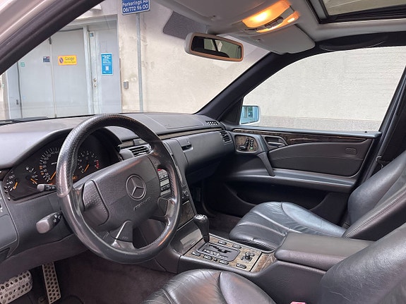 Mercedes-Benz E55 8 of 16