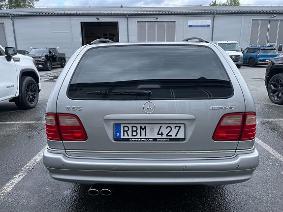 Mercedes-Benz E55 6 of 16