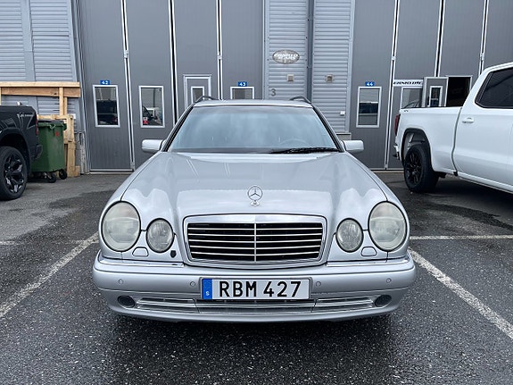 Mercedes-Benz E55 3 of 16