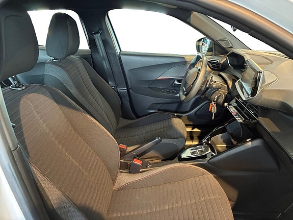 Peugeot 2008 13 of 17