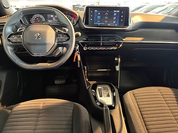 Peugeot 2008 12 of 17