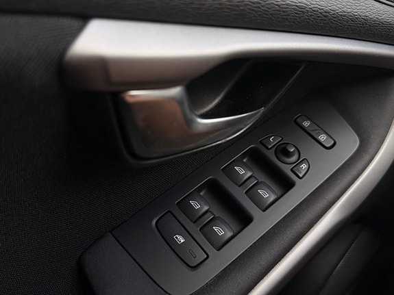 Volvo V40 21 of 24